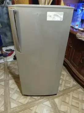 Kulkas 1 pintu merek LG