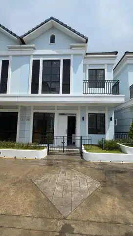 Disewakan rumah mewah 3 Lt Full Furnish Lavon 2 Suvarna Sutera Cikupa