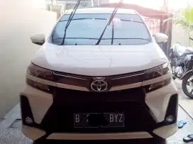 Toyota Avanza Veloz 1.3 AT Putih