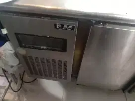 Undercounter chiller