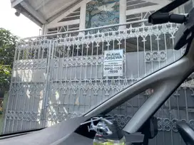 Dijual Rumah Luas dengan Kamar Banyak Lokasi Strategis di Arcamanik