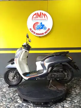 MOTOR LIKE NEW SCOOPY FASHION KM LOW