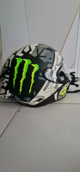 Helm agv pista gp rr