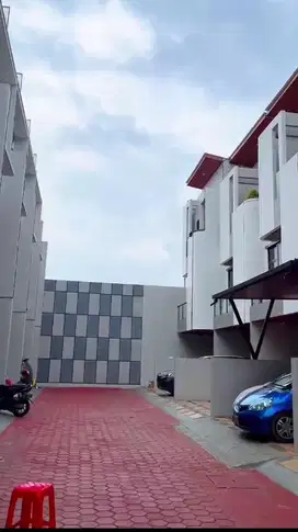 Cluster Townhouse Modern Strategis. Utan Kayu Matraman kota Jakarta