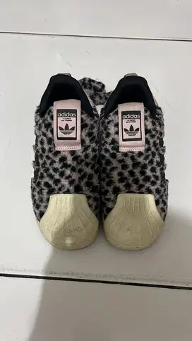 Snickers adidas perempuan