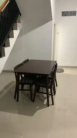 Meja makan kayu jati preloved / bekas