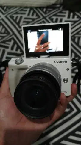 Kamera Canon Eos M3 lensa 15-45mm