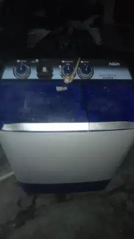 Mesin cuci merk aquos