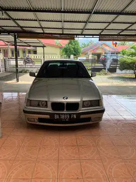 BMW 323i Mesin Sehat Pajak Hidup Mobil Terawat Cocok Untuk Segala Usia