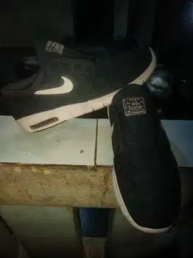 Sepatu NIKE AIR