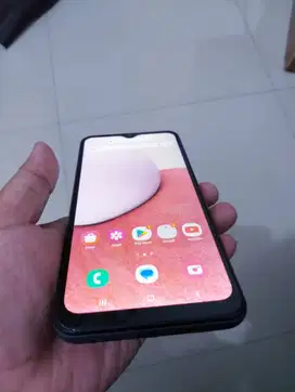 handphone samsung A13 /RAM 4GB/ internal 128GB  android versi 14.