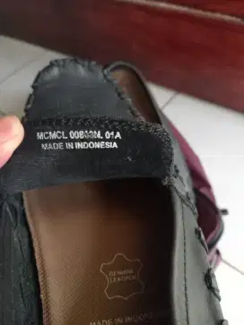 Jual sepatu kondisi msh mulus tanpa cacat