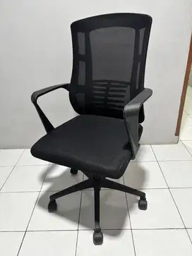 Kursi kerja Jarang Pakai
