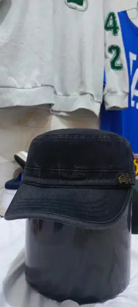 Topi Vintage model Komando