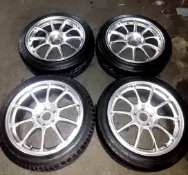 Velg ring 18 Volkrays ze40 lebar 8,5 et 38 pcd 5x114 hypersilver