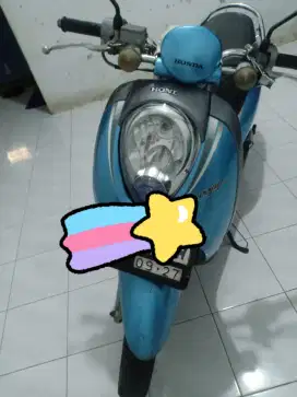Scoopy 2012 warna biru putih