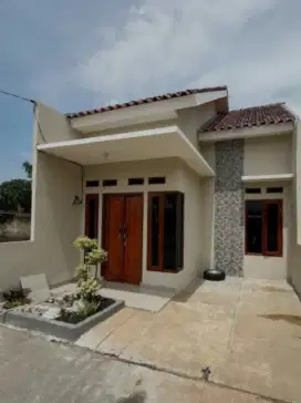 Rumah siap huni dekat Stasiun Citayam dan angkot