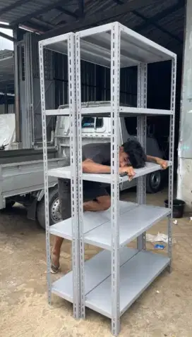 Rak besi siku lubang