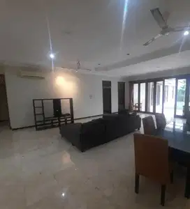 Jual Rumah Mewah Cipete. LT.920/LB.430. 5BR. 4Bath. 1 Lt. Harga 20,5M!