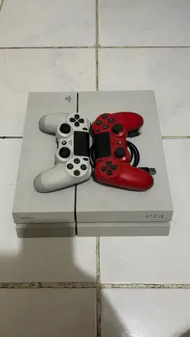 FOR SALES PS 4 USED