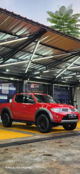 STRADA TRITON  EXEED DOUBLE CABIN