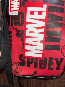 Koleksi Slingbag Edisi MARVEL Miniso Edition.