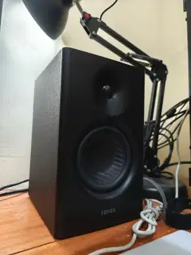 Speaker Monitor Edifier MR4