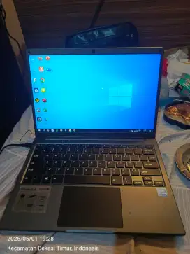 Laptop axio 14f ram 8 ssd 256 tipis elegan enteng
Layar udah 2k tajem
