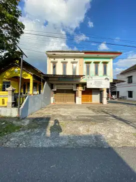 Ruko 2 lantai di Jalan Raya Turi Sleman
