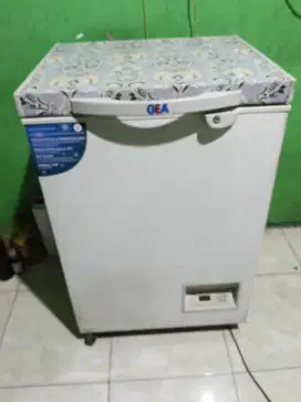 Freezer box merek GEA 115L