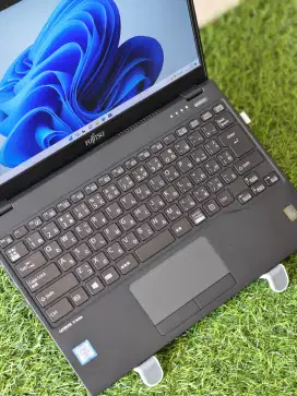 FUJITSU U939 i5 Gen 8 SSD 128GB Slim Ringan
