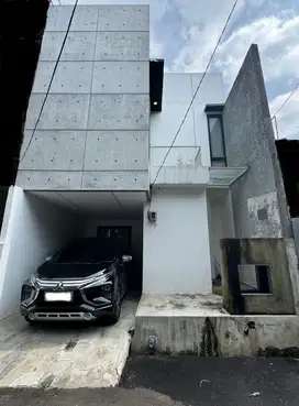 Cocok Untuk Pasangan Muda - Rumah Minimalis Siap Huni di Graha Bunga B