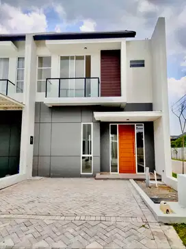 DIJUAL RUMAH CENTRAL PARK JUANDA WARU 2LT BARU GRESS SIAP HUNI