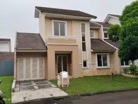 Rumah 4kt view lapangan golf di Suvarna Sutera