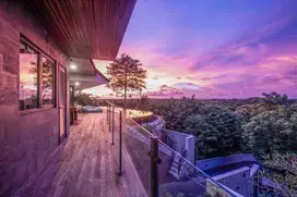 STUNNING SIX-BEDROOM VILLA WITH PANORAMIC SEAVIEW AND SUNSET