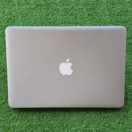 MacBook Air 2017 13 inch i5 8/128 macOS Monterey