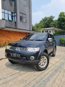 Pajero exceed at 2011 hitam manis