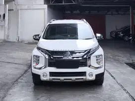 Mitsubishi Xpander Cross Premium Matic / AT 2020 Putih