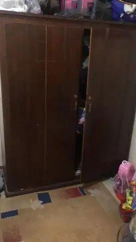 Lemari Pakaian asli jati