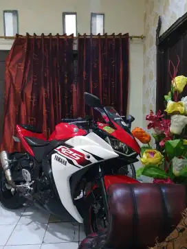 Yamaha R25 Red Edition (2slinder) 2014