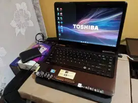 Laptop Gaming. Ram 8 GB. SSD. VGA Radeon HD. 25 Games & Android