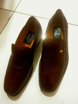 Sepatu formal kerja pria 42