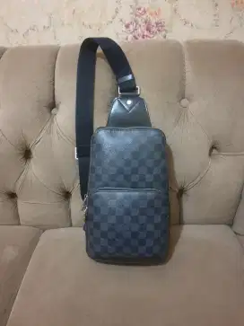 Mulus .authentic tas selempang .body bag louis vuitton .lv