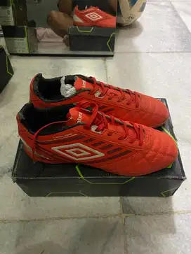 sepatu futsal umbro