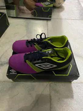 sepatu futsal umbro