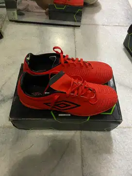 sepatu futsal umbro