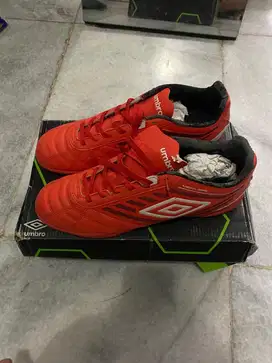sepatu futsal umbro