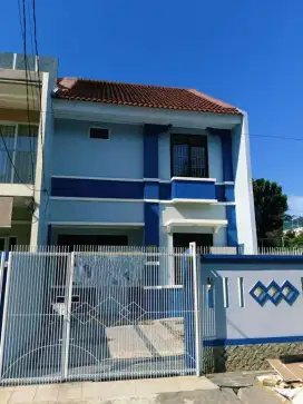 Rumah 2 lantai, siap huni Taman palem lestari