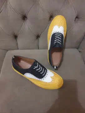 Mulus .authentic sepatu .sneakers bally limitet size 42