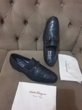 Mulus .authentic sepatu .pantofel salvatore ferragamo size 44